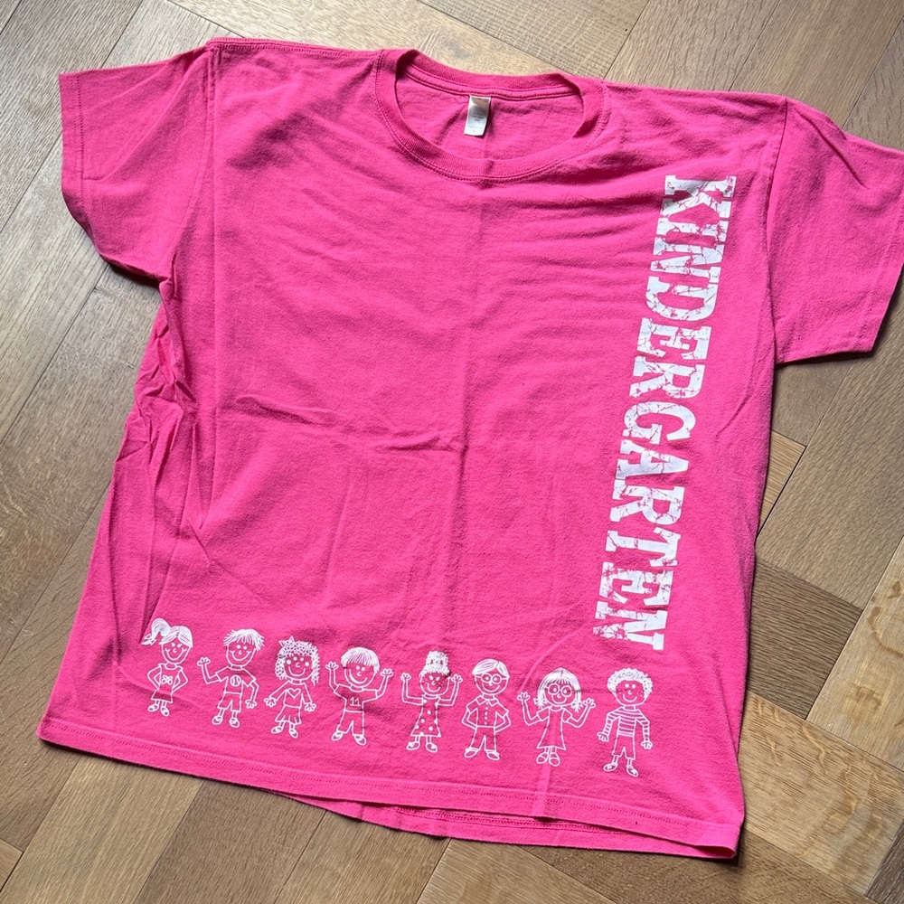 “Kindergarten” Teacher T-Shirt Bright Pink 🍎🩷
